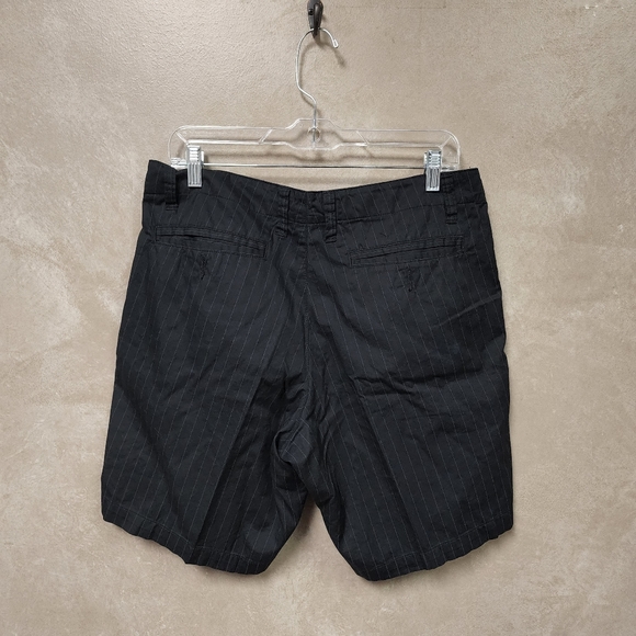 Bruno New York Men's Black Pin Stripped Shorts Size 34 - Picture 4 of 6